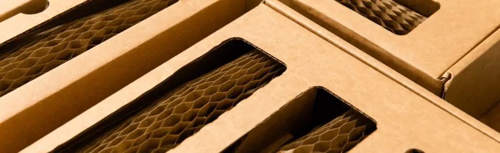 Flexi-Hex detailed photograph of a kraft Window Box and honeycomb protective sleeves