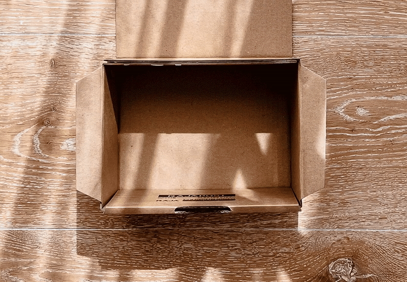 Flexi-Hex being used for homeware in a generic box